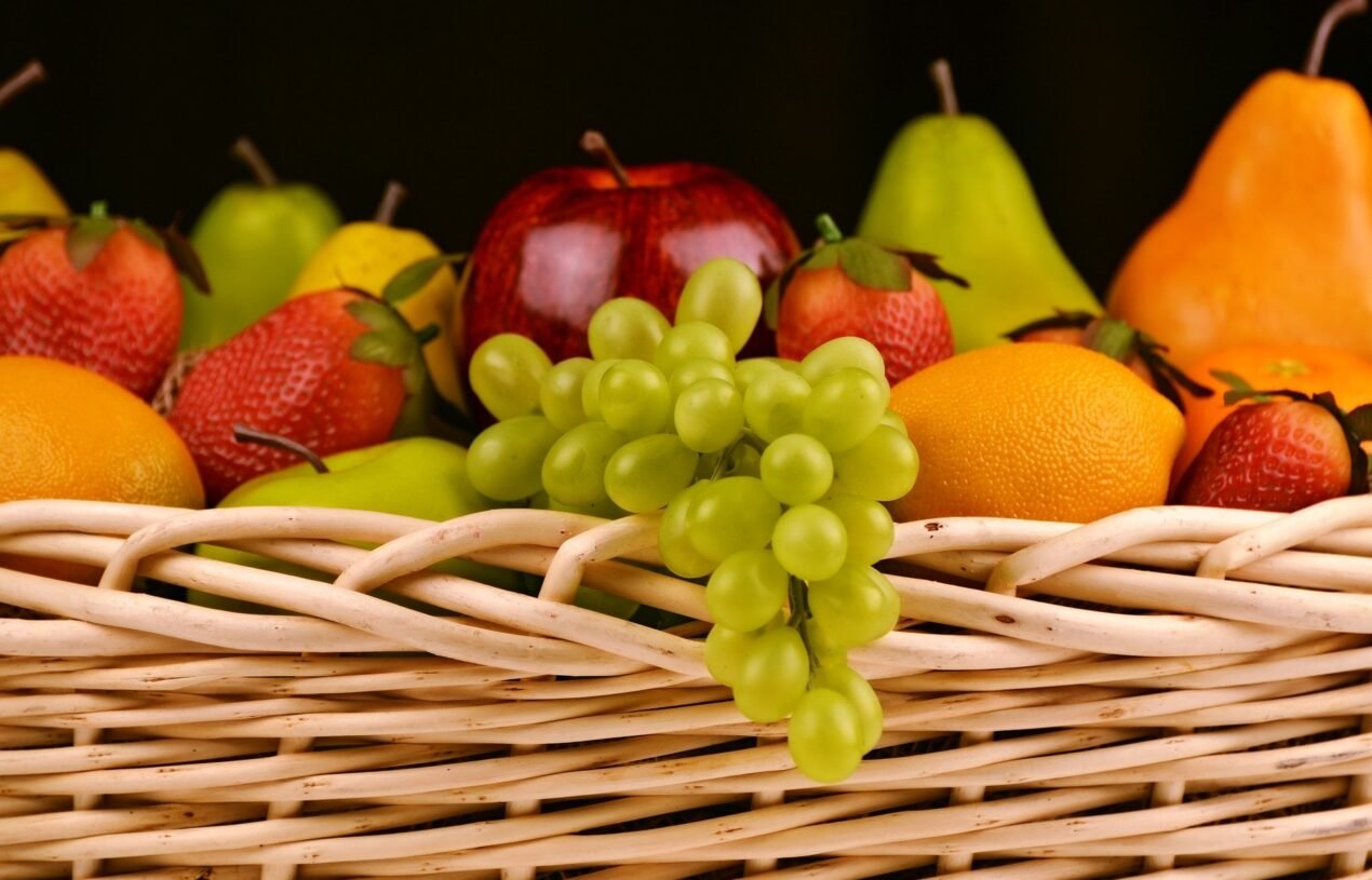 What is Fruitarianism and What Should Fruitarians Eat?